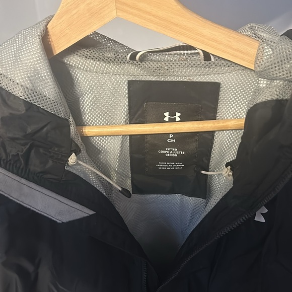 Under armour rain jacket - Picture 3 of 4